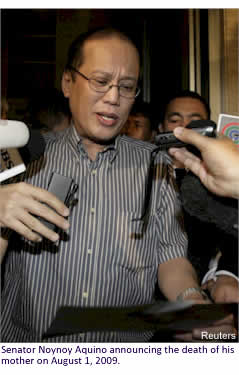 Senator Noynoy Aquino announcing the death of his mother on August 1, 2009