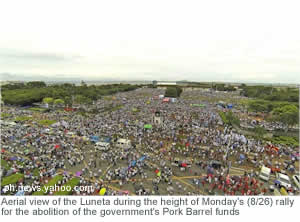 Aerial view of the Luneta during the height of Monday's (8/26) rally for the abolition of the government's Pork Barrel funds